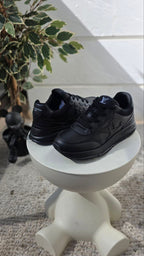 Louis Vuitton Sneaker – All Black Edition