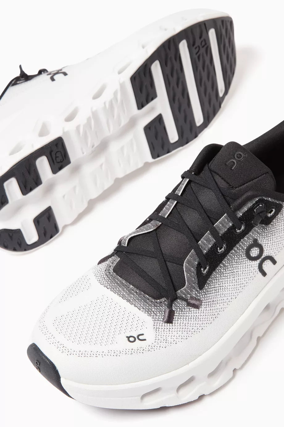 Cloudtilt Low-top Sneakers in Mesh