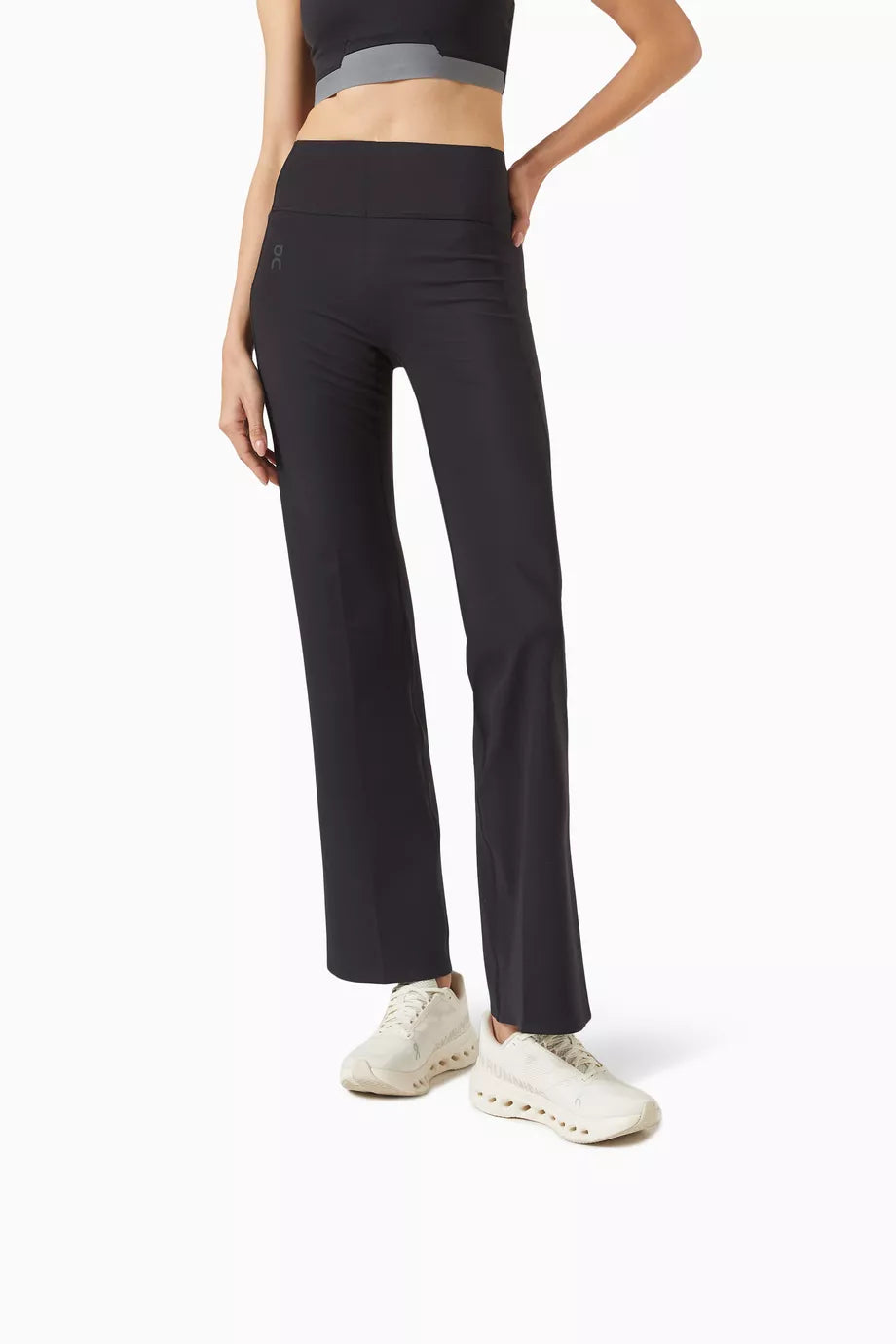 **On Cloudmonster 2 Chalk/Beige**