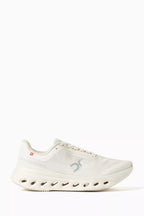 **On Cloudmonster 2 Chalk/Beige**