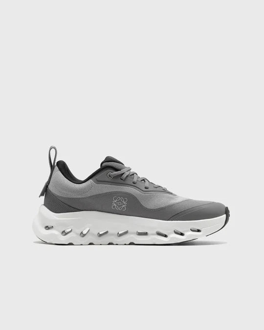 “LOEWE x On Cloudtilt running grey”