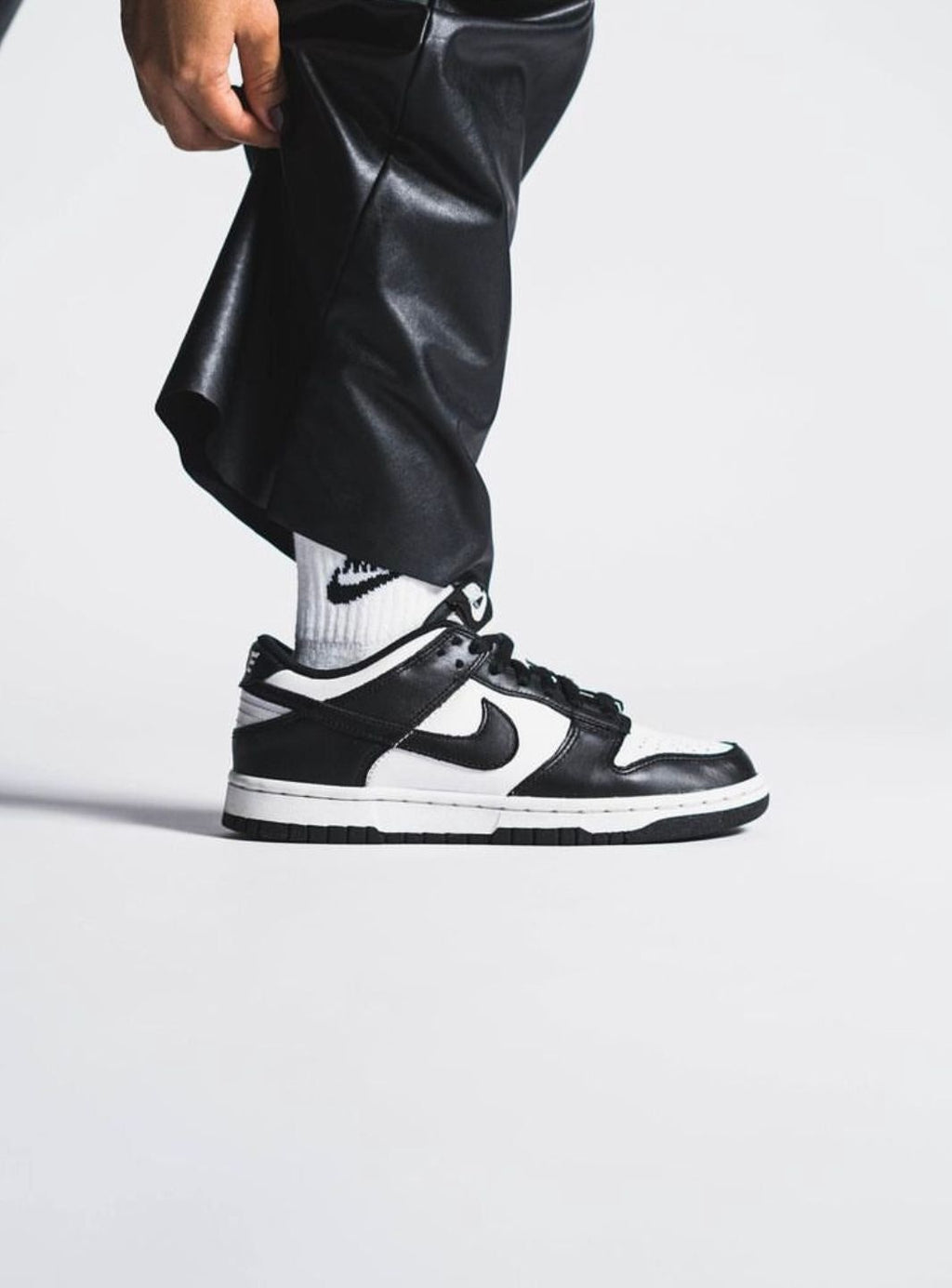 Nike Dunk Low Retro “Black / White – Panda”